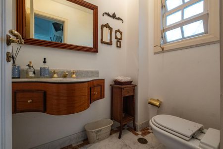 Casa à venda com 400m², 4 quartos e 4 vagas Casa à venda com 400m², 4 quartos e 4 vagasLavabo