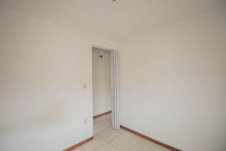 Quarto 2 de apartamento para alugar com 2 quartos, 49m² em Brasilândia, São Gonçalo