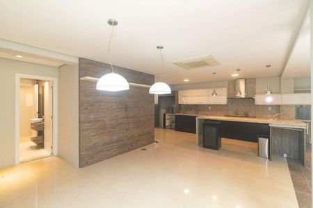 Cozinha  de casa à venda com 3 quartos, 408m² em Navegantes, Porto Alegre
