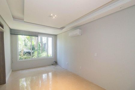 Sala  de casa à venda com 3 quartos, 408m² em Navegantes, Porto Alegre