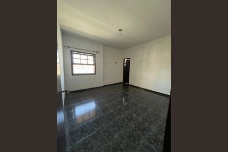 Casa à venda com 321m², 5 quartos e 3 vagas Casa à venda com 321m², 5 quartos e 3 vagasQuarto