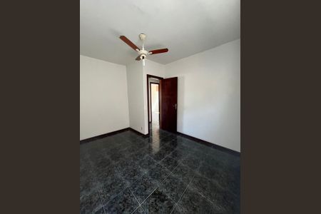 Casa à venda com 321m², 5 quartos e 3 vagas Casa à venda com 321m², 5 quartos e 3 vagasQuarto