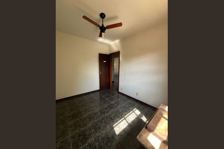 Casa à venda com 321m², 5 quartos e 3 vagas Casa à venda com 321m², 5 quartos e 3 vagasQuarto