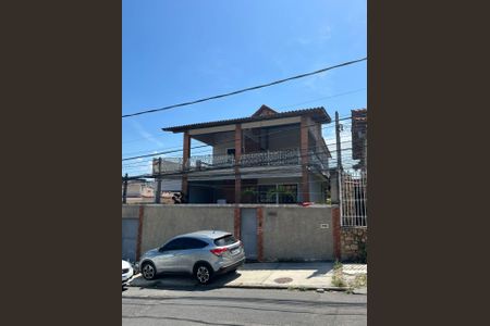 Casa à venda com 321m², 5 quartos e 3 vagas Casa à venda com 321m², 5 quartos e 3 vagasFachada