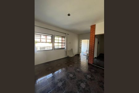 Casa à venda com 321m², 5 quartos e 3 vagas Casa à venda com 321m², 5 quartos e 3 vagasSala