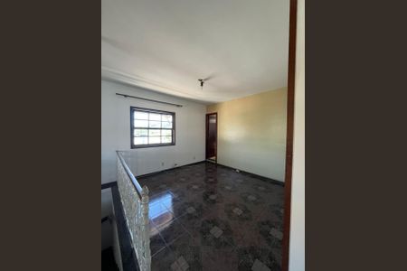 Casa à venda com 321m², 5 quartos e 3 vagas Casa à venda com 321m², 5 quartos e 3 vagasSegunda sala