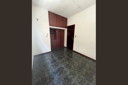 Casa à venda com 321m², 5 quartos e 3 vagas Casa à venda com 321m², 5 quartos e 3 vagasQuarto