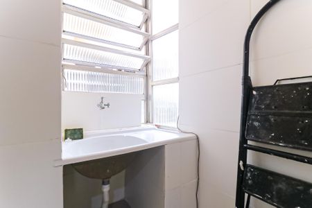 Apartamento para alugar com 47m², 2 quartos e sem vaga Apartamento para alugar com 47m², 2 quartos e sem vagaCozinha e Área de Serviço