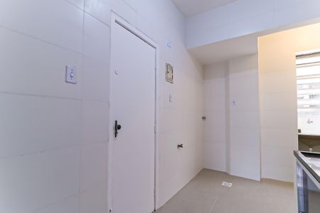 Apartamento para alugar com 47m², 2 quartos e sem vaga Apartamento para alugar com 47m², 2 quartos e sem vagaCozinha e Área de Serviço