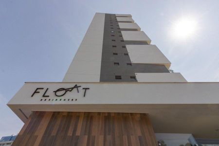 Apartamento para alugar com 74m², 2 quartos e 1 vagaFachada 