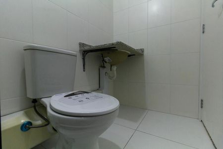 Apartamento para alugar com 74m², 2 quartos e 1 vaga Apartamento para alugar com 74m², 2 quartos e 1 vagaBanheiro 1