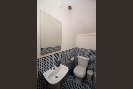 Casa à venda com 184m², 3 quartos e 2 vagasBanheiro 1