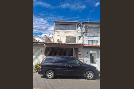 Casa à venda com 184m², 3 quartos e 2 vagasFachada