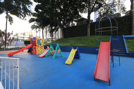 Apartamento à venda com 114m², 3 quartos e 2 vagasÁrea comum - Playground