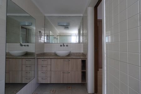 Apartamento à venda com 114m², 3 quartos e 2 vagasBanheiro da Suíte