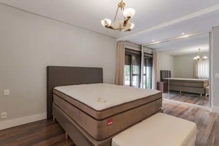 Suíte de apartamento para alugar com 2 quartos, 180m² em Auxiliadora, Porto Alegre