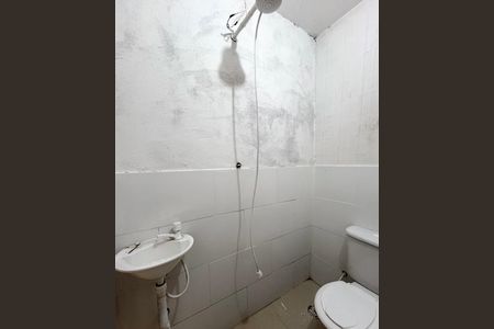 Banheiro de kitnet/studio para alugar com 1 quarto, 25m² em Sacomã, São Paulo