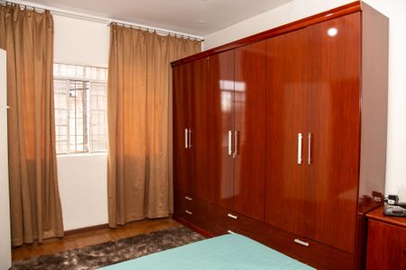 Casa à venda com 300m², 3 quartos e 1 vaga Casa à venda com 300m², 3 quartos e 1 vagaQuarto 1