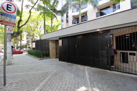 Apartamento à venda com 116m², 2 quartos e 2 vagasFachada e Portaria