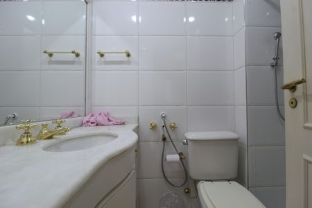 Apartamento à venda com 116m², 2 quartos e 2 vagasBanheiro da Suíte 1
