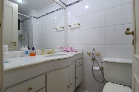 Apartamento à venda com 116m², 2 quartos e 2 vagasBanheiro da Suíte 1
