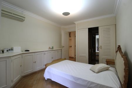 Apartamento à venda com 116m², 2 quartos e 2 vagasQuarto 2 - Suíte