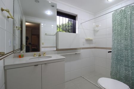 Apartamento à venda com 116m², 2 quartos e 2 vagasBanheiro da Suíte 2