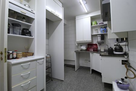Apartamento à venda com 116m², 2 quartos e 2 vagasCozinha e Área de Serviço
