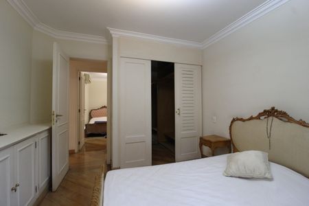 Apartamento à venda com 116m², 2 quartos e 2 vagasQuarto 2 - Suíte