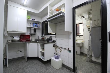 Apartamento à venda com 116m², 2 quartos e 2 vagasCozinha e Área de Serviço