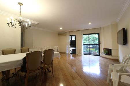 Sala de apartamento à venda com 2 quartos, 116m² em Vila Nova Conceição, São Paulo