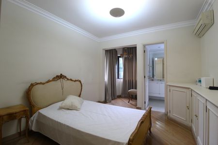 Apartamento à venda com 116m², 2 quartos e 2 vagasQuarto 2 - Suíte