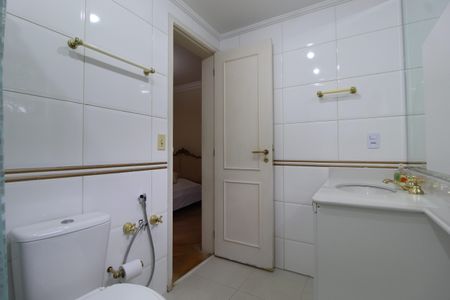 Apartamento à venda com 116m², 2 quartos e 2 vagasBanheiro da Suíte 2