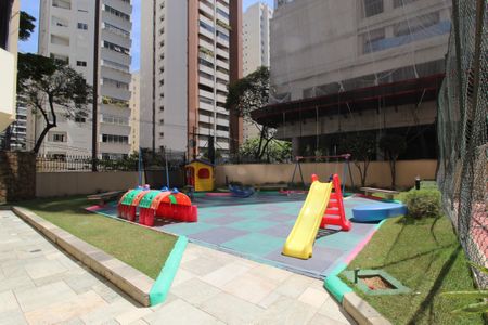 Apartamento à venda com 116m², 2 quartos e 2 vagasÁrea Comum - Playground