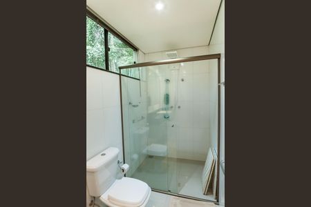 Casa de condomínio à venda com 220m², 3 quartos e 4 vagasBanheiro Social