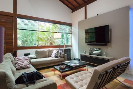 Sala de TV de casa de condomínio à venda com 3 quartos, 220m² em Vereda das Gerais, Nova Lima
