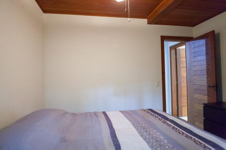 Casa de condomínio à venda com 220m², 3 quartos e 4 vagasquarto 1