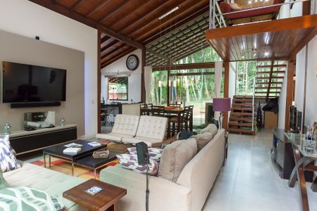 Casa de condomínio à venda com 220m², 3 quartos e 4 vagassala