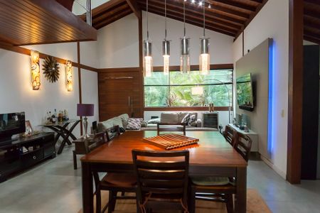 Sala de casa de condomínio à venda com 3 quartos, 220m² em Vereda das Gerais, Nova Lima