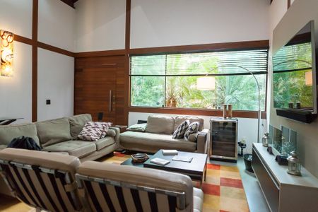 Casa de condomínio à venda com 220m², 3 quartos e 4 vagasSala de TV