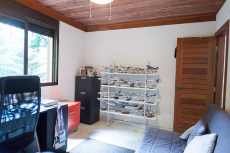 Casa de condomínio à venda com 220m², 3 quartos e 4 vagasquarto 2