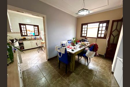 Casa à venda com 160m², 3 quartos e 2 vagas Casa à venda com 160m², 3 quartos e 2 vagasCopa