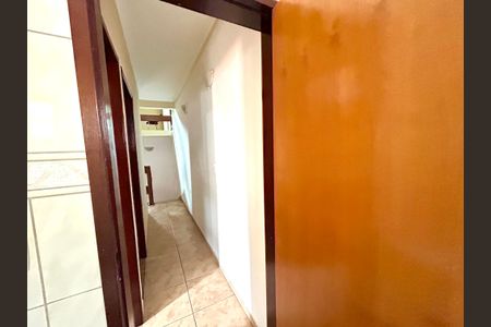 Casa à venda com 160m², 3 quartos e 2 vagas Casa à venda com 160m², 3 quartos e 2 vagasBanheiro 1