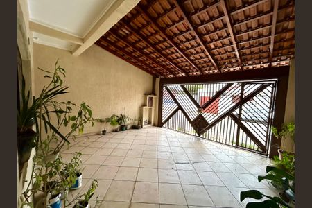 Casa à venda com 160m², 3 quartos e 2 vagas Casa à venda com 160m², 3 quartos e 2 vagasGaragem