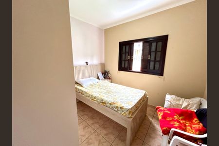 Casa à venda com 160m², 3 quartos e 2 vagas Casa à venda com 160m², 3 quartos e 2 vagasQuarto 1