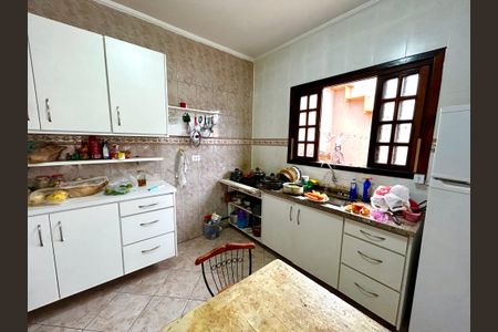 Casa à venda com 160m², 3 quartos e 2 vagas Casa à venda com 160m², 3 quartos e 2 vagasCozinha