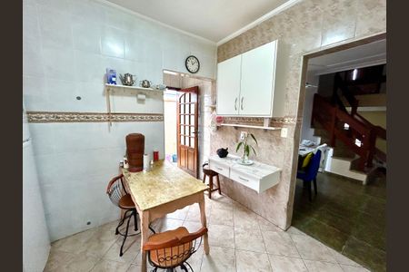Casa à venda com 160m², 3 quartos e 2 vagas Casa à venda com 160m², 3 quartos e 2 vagasCozinha
