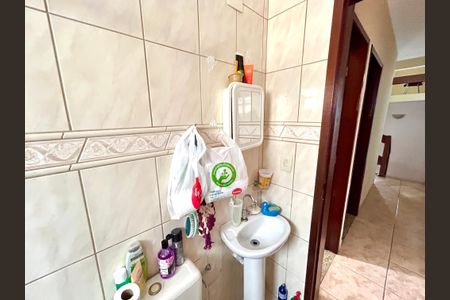 Casa à venda com 160m², 3 quartos e 2 vagas Casa à venda com 160m², 3 quartos e 2 vagasBanheiro 1