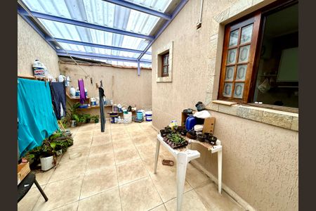 Casa à venda com 160m², 3 quartos e 2 vagas Casa à venda com 160m², 3 quartos e 2 vagasQuintal