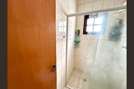 Casa à venda com 160m², 3 quartos e 2 vagas Casa à venda com 160m², 3 quartos e 2 vagasBanheiro 1